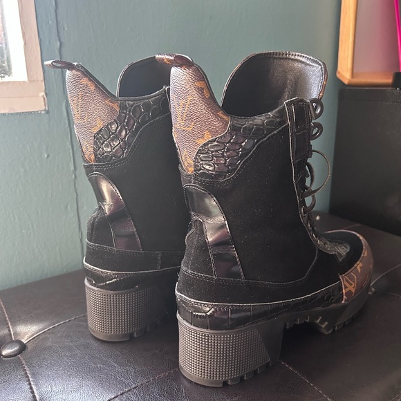 Louis Vuitton Desert Boot. Women’s size 8.5. Black and Brown. - Picture 4 of 5
